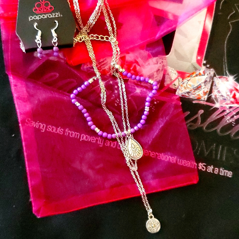 Long necklace with earrings